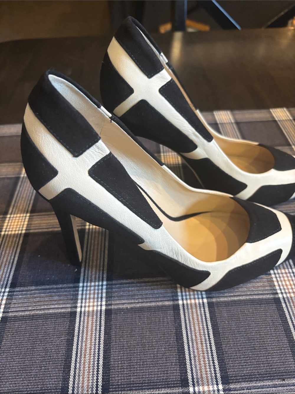 Via Spiga Black and White Two-Tone Pointed-Toe Pumps - Picture 5 of 5